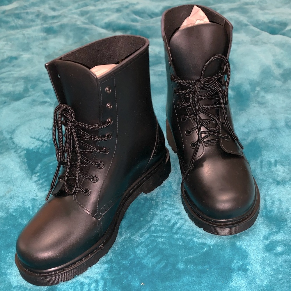 Black Lace-Up Rainboots
